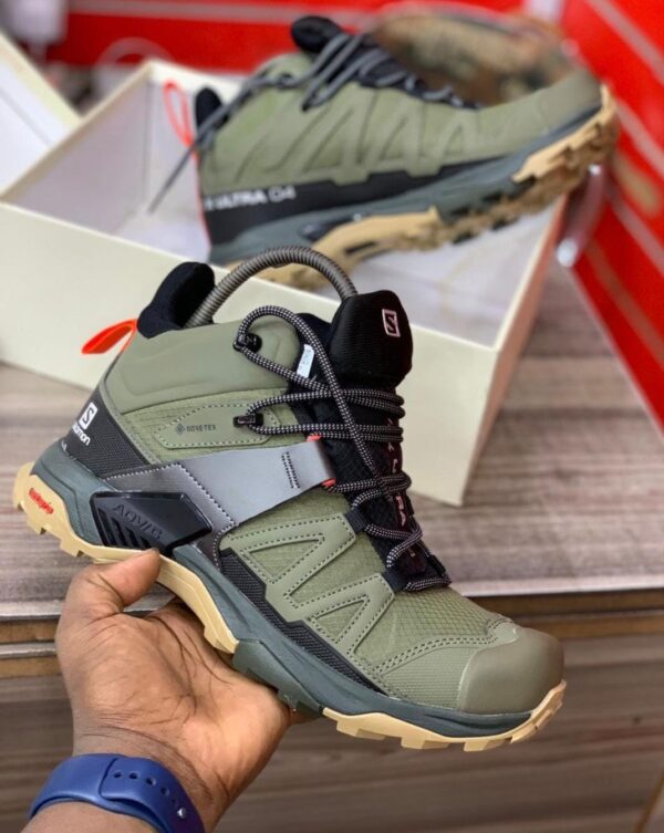 salmon hicking shoes