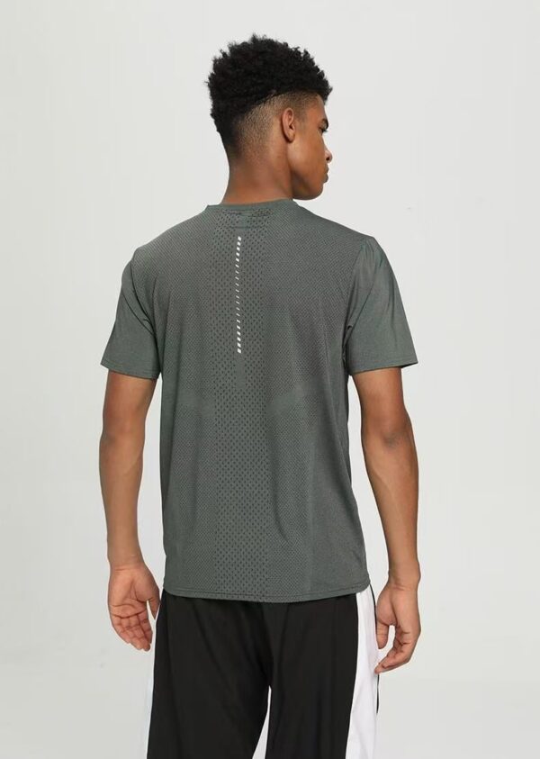 Breathable Gym Shirts – Lightweight & Moisture-Wicking Workout Tees for Maximum Performance