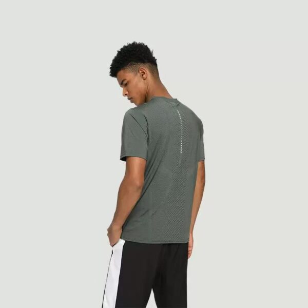 Breathable Gym Shirts – Lightweight & Moisture-Wicking Workout Tees for Maximum Performance