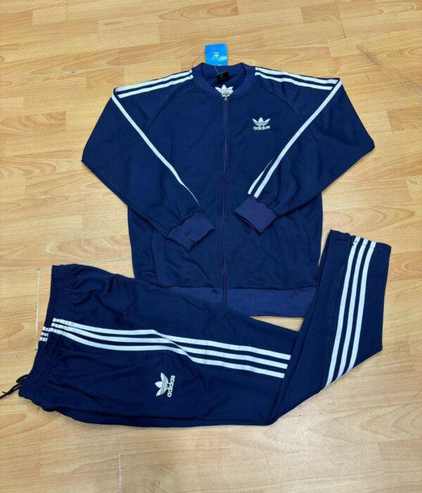 Sports Tracksuits – Versatile Performance Gear for Training, Travel & Streetwear