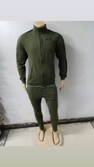 Sports Tracksuits – High-Performance Athletic Wear for Training, Travel & Everyday Comfort