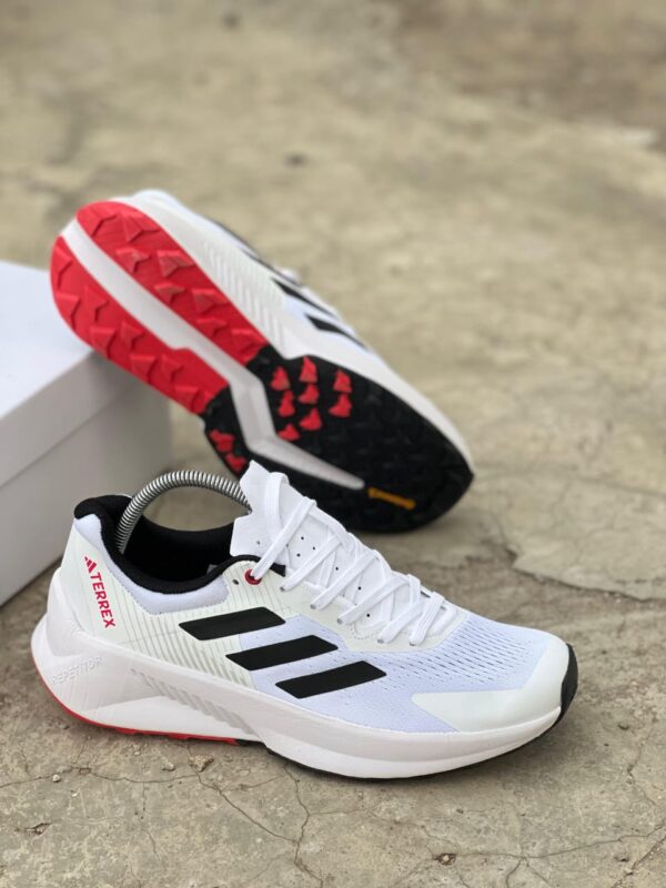 Sports Shoes – High-Performance Footwear for Training, Running & Outdoor Activities